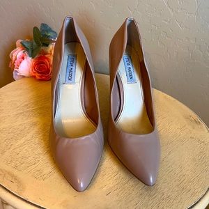 Steve Madden leather pump